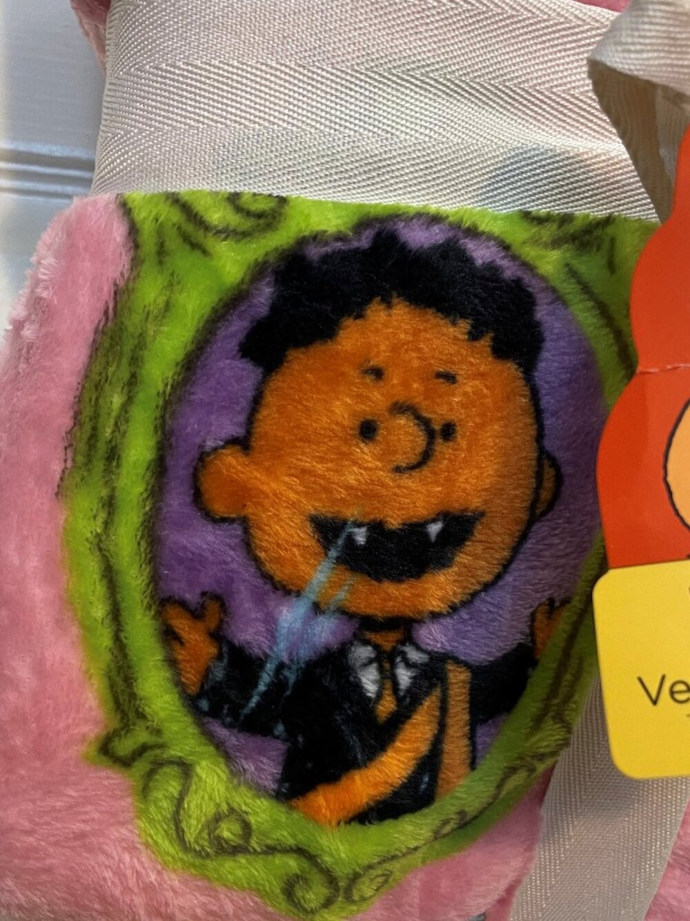 Berkshire Peanuts Plush Blanket - Picture 3 of 5